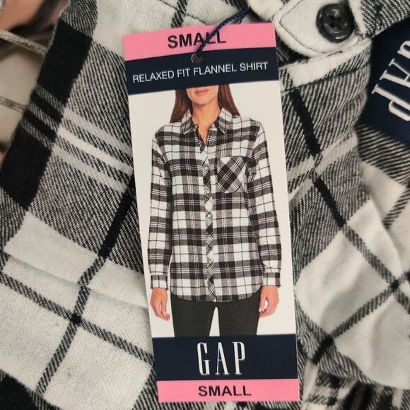 New Gap Ladies Relaxed Fit Flannel black white plaid flannel button small S NWT - Picture 9 of 11